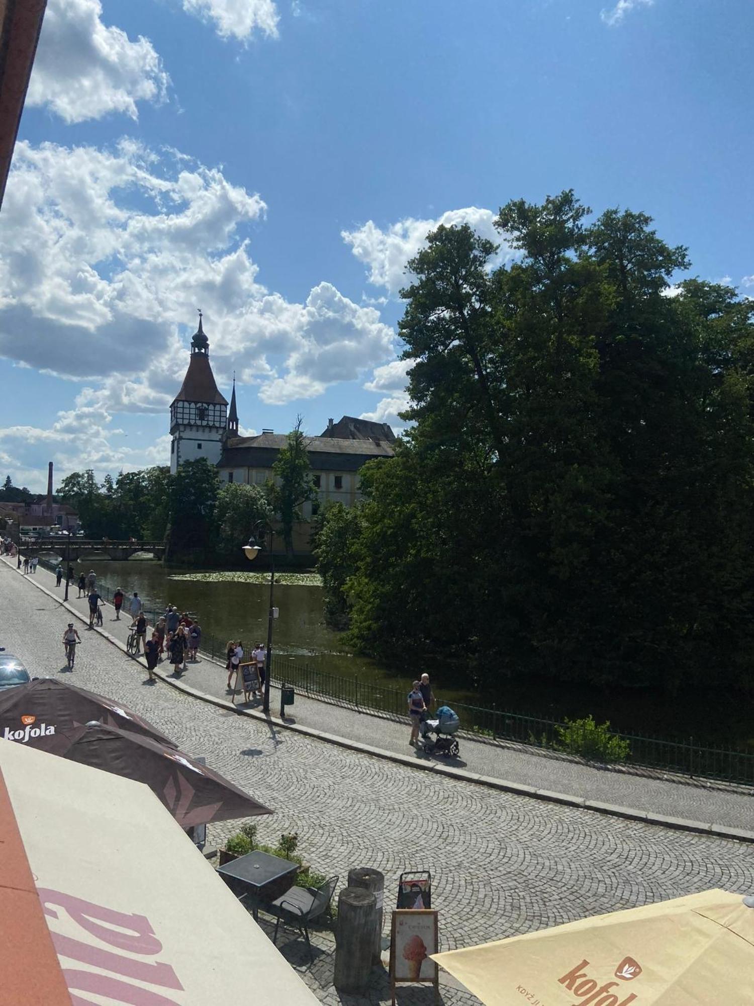 Apartmany V Podzamci V Blizkosti Zamku Blatna Exterior photo